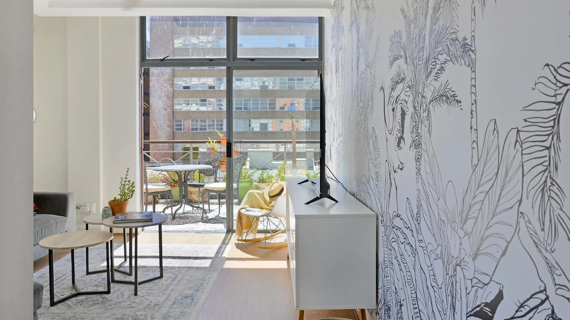 Spacious City Living Pool & Gym Facilities Le Cap Appartement